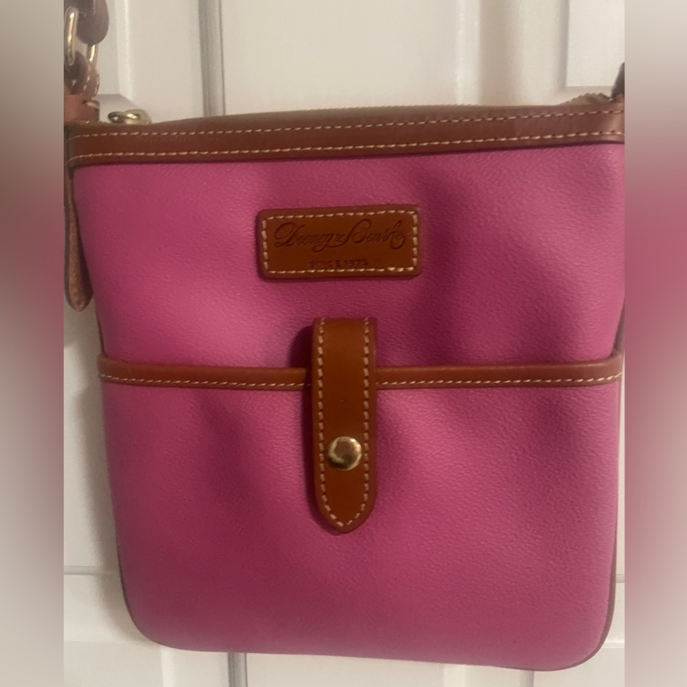 NWOT Dooney & Bourke Pink Crossbody Bag with Brown Trim